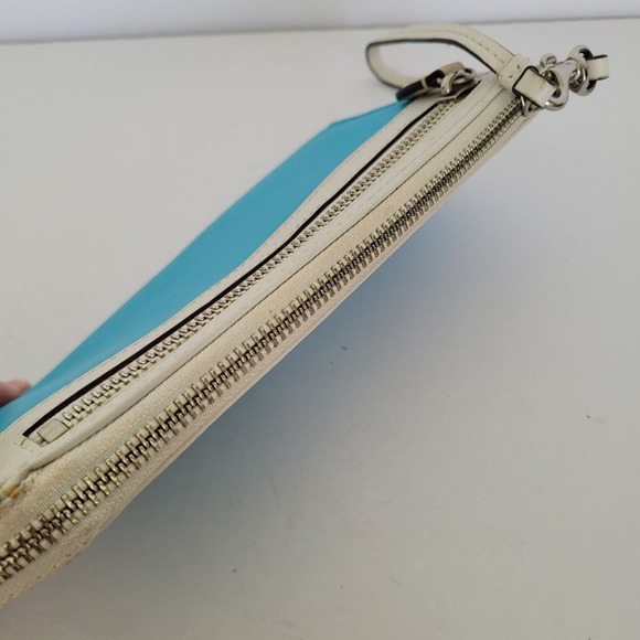 COACH Legacy Colorblock Zippy Wallet Wristlet Robin Egg Blue Chalk Leather Large - Picture 3 of 7
